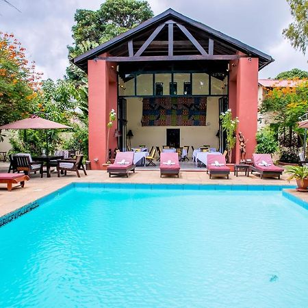 Hotel Hibiscus House Gambia Brufut Zewnętrze zdjęcie