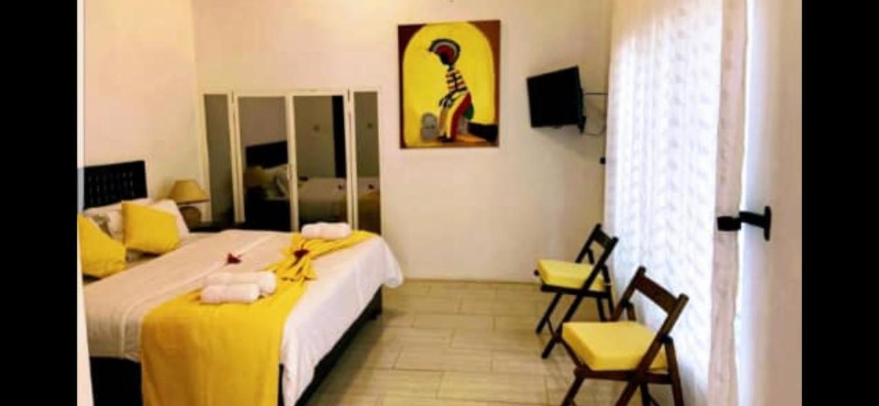 Hotel Hibiscus House Gambia Brufut Zewnętrze zdjęcie
