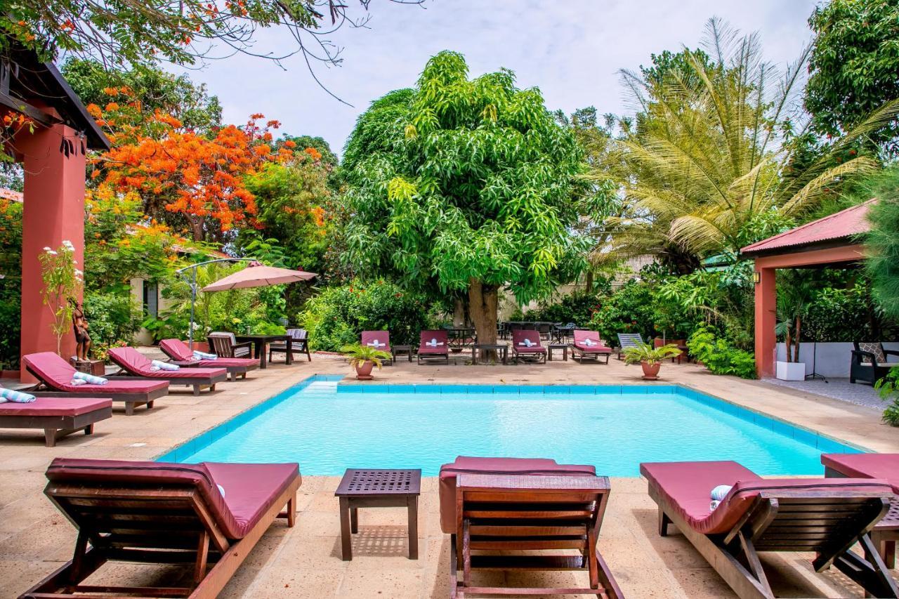 Hotel Hibiscus House Gambia Brufut Zewnętrze zdjęcie