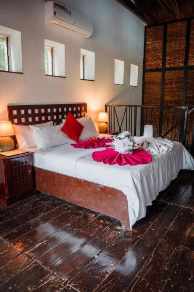 Hotel Hibiscus House Gambia Brufut Zewnętrze zdjęcie