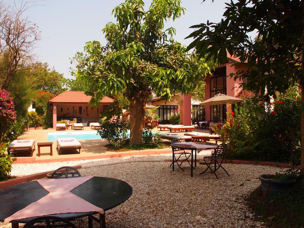 Hotel Hibiscus House Gambia Brufut Zewnętrze zdjęcie
