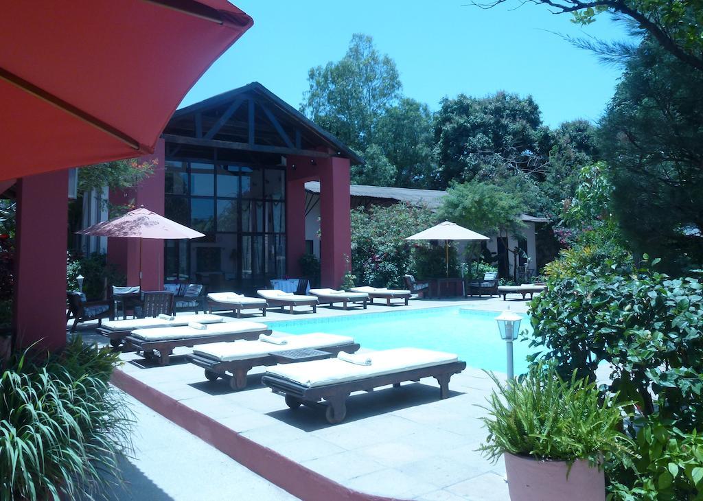 Hotel Hibiscus House Gambia Brufut Zewnętrze zdjęcie