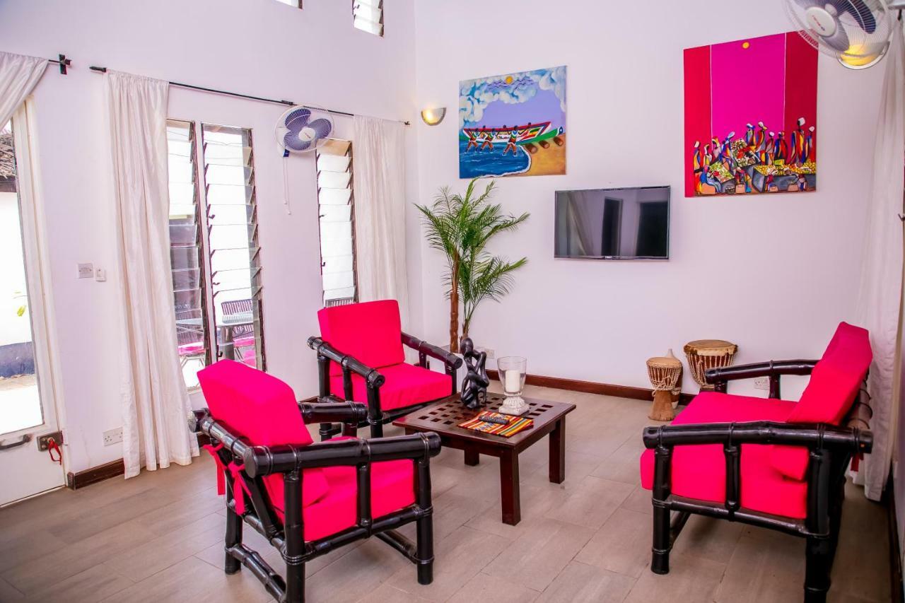 Hotel Hibiscus House Gambia Brufut Zewnętrze zdjęcie