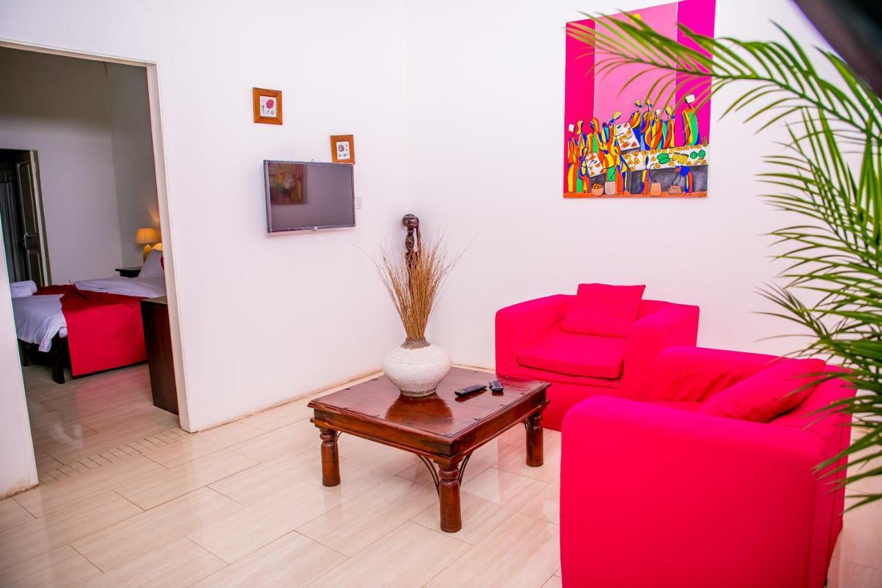 Hotel Hibiscus House Gambia Brufut Zewnętrze zdjęcie